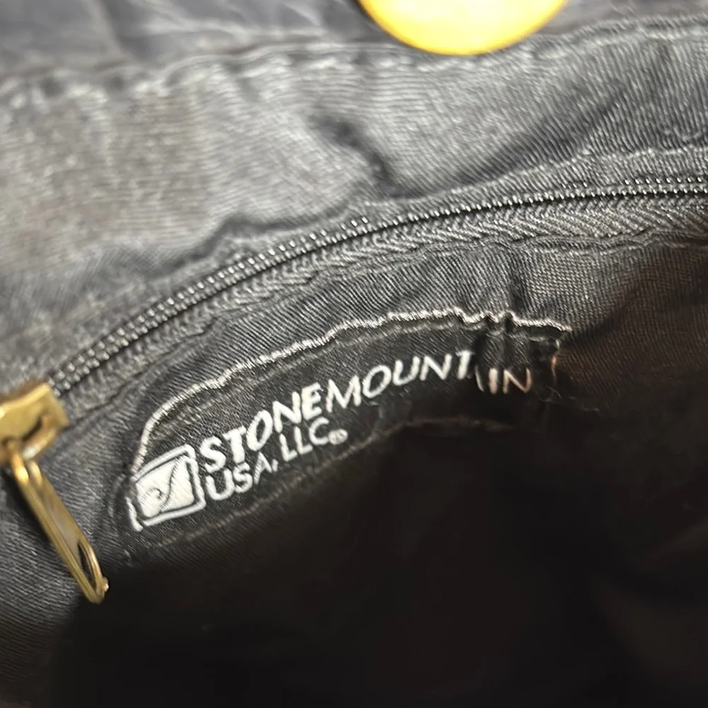 Stone Mountain Accessories Crossbody Bag Black - Picture 6 of 15